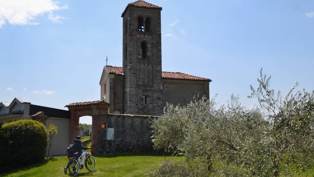 Terre-del-Canavese-in-e-bike-acini-e-rose-guest-house-canavese-10